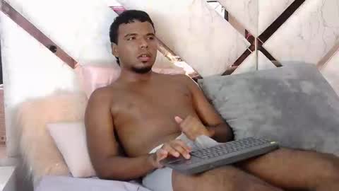 Snapshot of anthony_milleer chatting on 02.26.25 anthony online show from 02.26.25