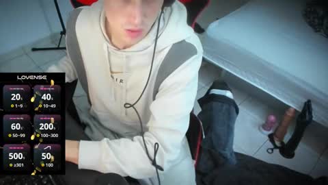 Snapshot of anthonyloveseks chatting on 11.09.25 Anthony online show from 11.09.25