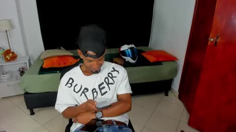       online show from 03.08.25