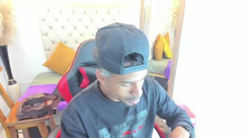 Snapshot of anthoy_wayans chatting on 04.15.26 online show from 04.15.26