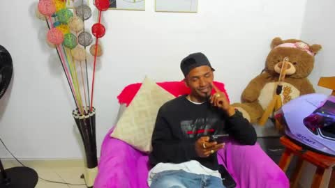 Snapshot of anthoy_wayans chatting on 04.27.26 online show from 04.27.26