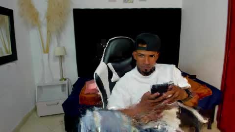 Snapshot of anthoy_wayans chatting on 05.23.26 online show from 05.23.26