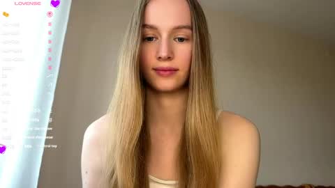 Snapshot of antionettepulgarin chatting on 05.16.26 Viktoria online show from 05.16.26