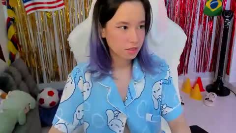 Snapshot of anto_sweet18 chatting on 06.26.26 My birthday is on december 2nd surprise me with a gift from my amazonlist online show from 06.26.26