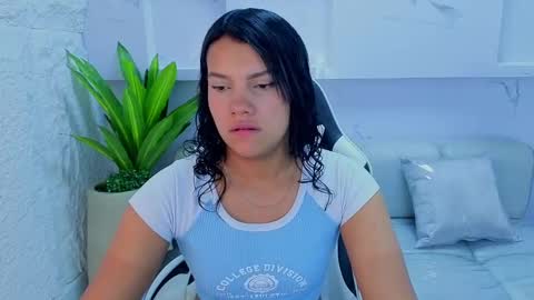 Snapshot of antonela_tp chatting on 09.24.25 Antonela online show from 09.24.25