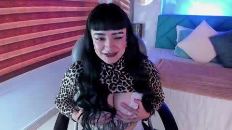 Snapshot of antonela_vargas chatting on 04.23.26 Anto online show from 04.23.26
