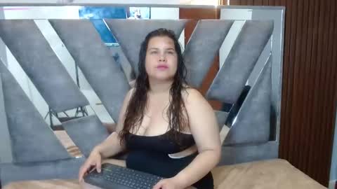 Snapshot of antonelalovecf chatting on 11.18.25 antonelalovecf online show from 11.18.25