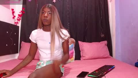 Snapshot of antonella747158 chatting on 12.23.25 antonella747158 online show from 12.23.25