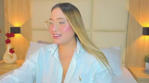 Snapshot of antonella_cutie_ chatting on 07.14.26 A N T O N E L L A online show from 07.14.26