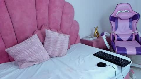 antonella_foxxxx online show from 06.25.26