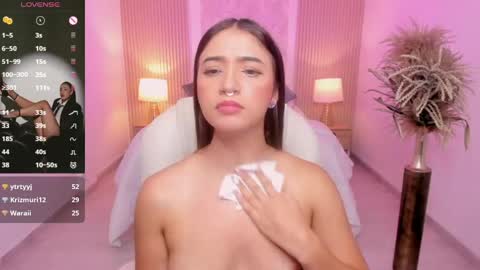 Snapshot of antonella_grayy chatting on 04.29.26 Antonella Grayy online show from 04.29.26