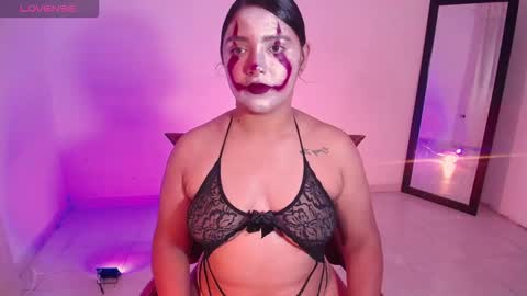 Snapshot of antonella_hot_x chatting on 10.31.25 Antonella online show from 10.31.25