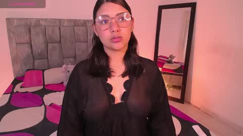 Snapshot of antonella_hot_x chatting on 11.27.25 Antonella online show from 11.27.25