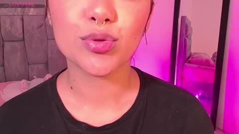 Snapshot of antonella_hot_x chatting on 12.19.25 Antonella online show from 12.19.25