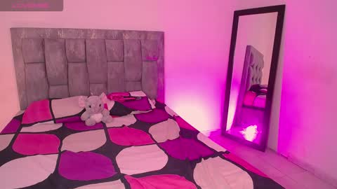 Snapshot of antonella_hot_x chatting on 01.08.26 Antonella online show from 01.08.26