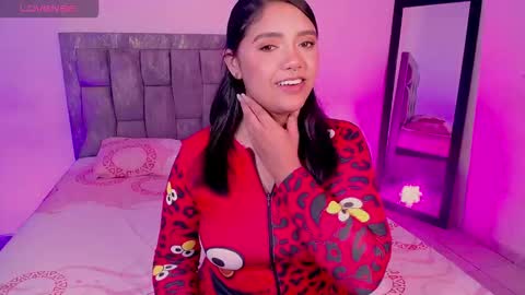 Snapshot of antonella_hot_x chatting on 02.14.26 Antonella online show from 02.14.26