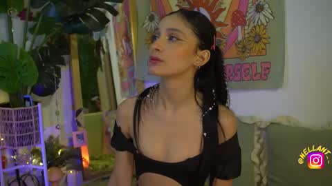 Nell. online show from 10.18.25