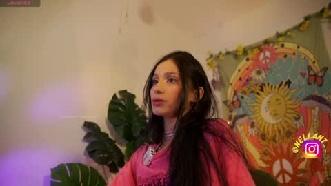 Snapshot of antonella_maitt chatting on 05.11.26 Nell. online show from 05.11.26