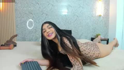 Snapshot of antonella_west chatting on 05.27.26 Anto online show from 05.27.26