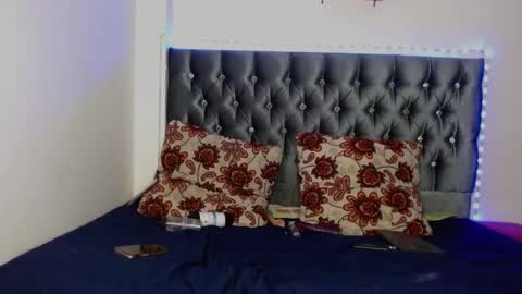 Snapshot of antonellaandnoah chatting on 03.03.25 AntonellaAndNoah online show from 03.03.25