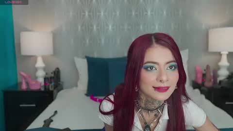Snapshot of antonellaescudero chatting on 06.16.26 AntonellaEscudero online show from 06.16.26