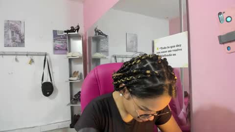 Snapshot of antonellakling_ chatting on 02.14.26 ANTONELLA online show from 02.14.26