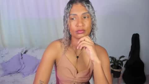 Snapshot of antonellaparker chatting on 10.26.25 Sarah online show from 10.26.25