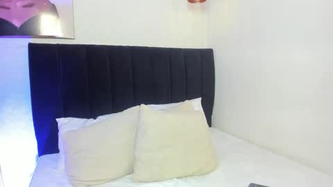 antonellariva_ online show from 10.14.25