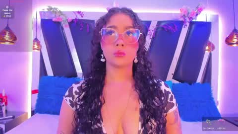 Snapshot of antonellepiercee chatting on 04.24.26 A N T O N E L L E online show from 04.24.26