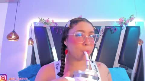 Snapshot of antonellepiercee chatting on 05.14.26 A N T O N E L L E online show from 05.14.26