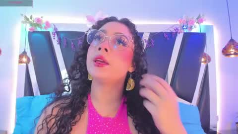 Snapshot of antonellepiercee chatting on 06.26.26 A N T O N E L L E online show from 06.26.26