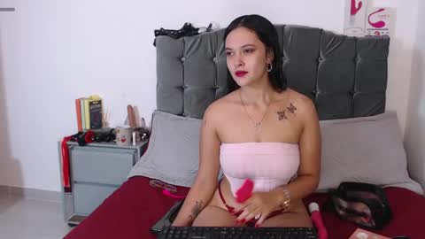 Snapshot of antonia_franco chatting on 04.22.26 Antonia online show from 04.22.26