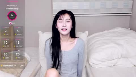 Snapshot of antoniaina chatting on 04.21.26 Aina online show from 04.21.26