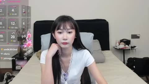 Snapshot of antoniaina chatting on 05.27.26 Aina online show from 05.27.26