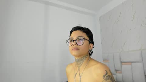 Snapshot of antony_d_ossa chatting on 05.16.26 antony_d_ossa online show from 05.16.26