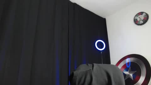 Instagram miguelangel1802  online show from 12.13.24