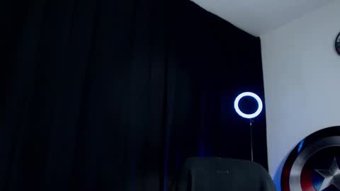 Instagram miguelangel1802  online show from 01.17.25