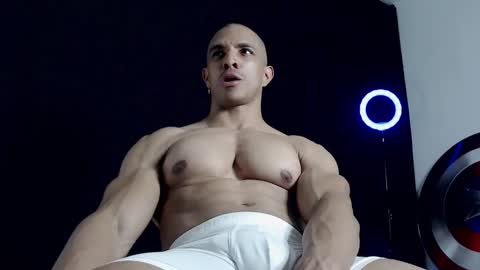 Instagram miguelangel1802  online show from 02.09.25