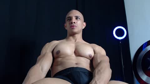 Instagram miguelangel1802  online show from 02.25.25