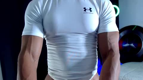 Instagram miguelangel1802  online show from 09.17.25