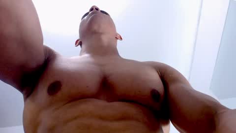 Instagram miguelangel1802  online show from 04.14.26