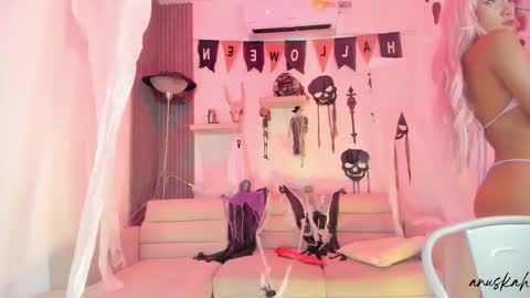 Ana online show from 10.13.25