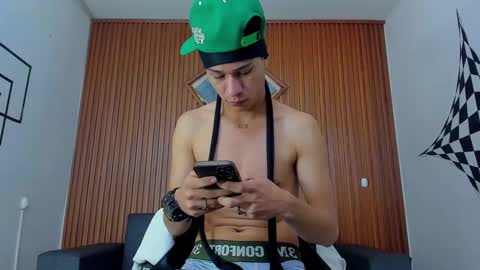 Snapshot of anyelo_sexyhot chatting on 02.19.25 anyelo_sexyhot online show from 02.19.25