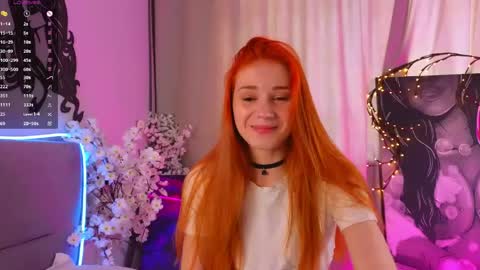 Snapshot of anylindsey chatting on 04.12.26 anylindsey online show from 04.12.26
