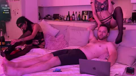 ap_couple online show from 01.10.26