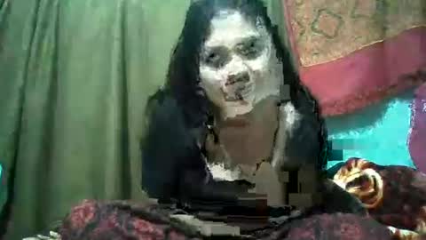 Snapshot of apa142817 chatting on 02.22.26 Aparalux online show from 02.22.26