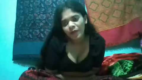 Snapshot of apa142817 chatting on 02.25.26 Aparalux online show from 02.25.26