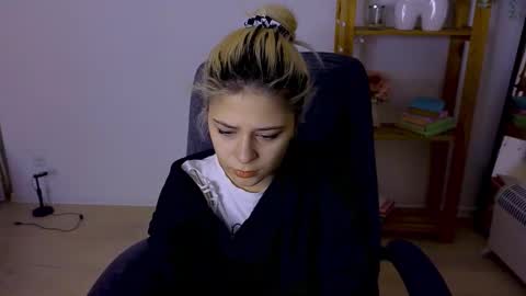 ApheliaStar online show from 11.19.25