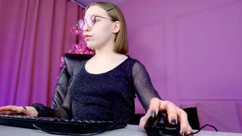 APHEX QUEEN online show from 01.28.25