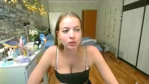 Snapshot of aphrodite_wow_ chatting on 06.16.26 Aphrodite online show from 06.16.26